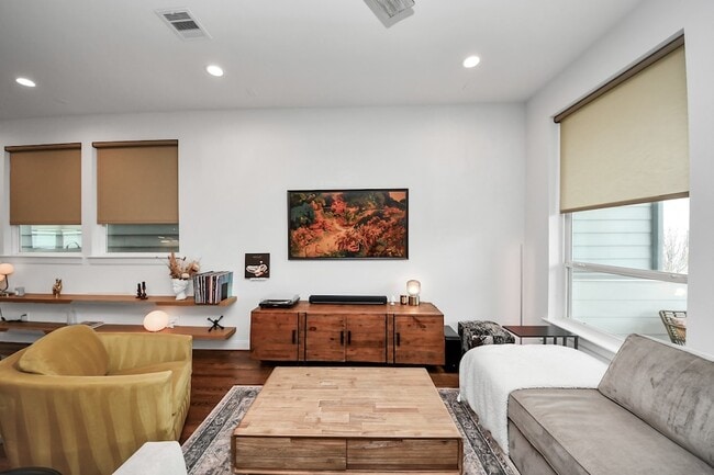 Building Photo - 1721 Eado Point Ln