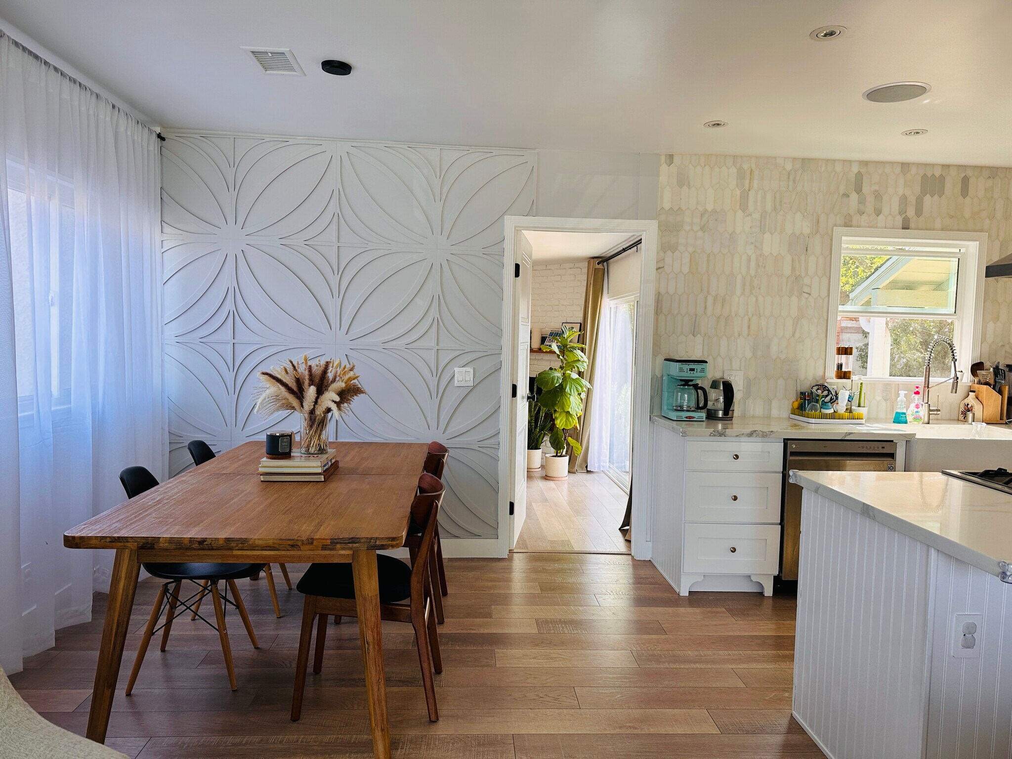 Building Photo - 2460 Glenrose Ave