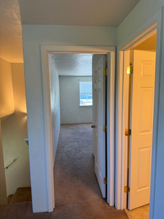 Building Photo - Two Story Townhome