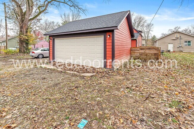 Building Photo - 1619 N Tacoma Ave