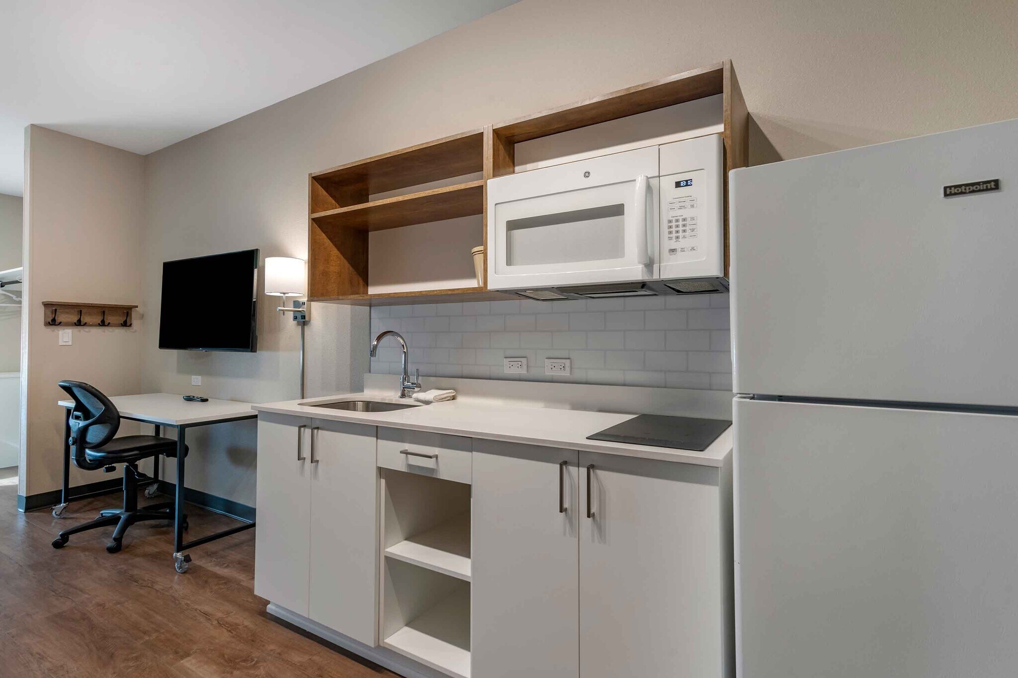 Building Photo - Furnished Studio-Port Charlotte - 1-75