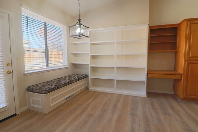 Building Photo - 8701 White Fir St