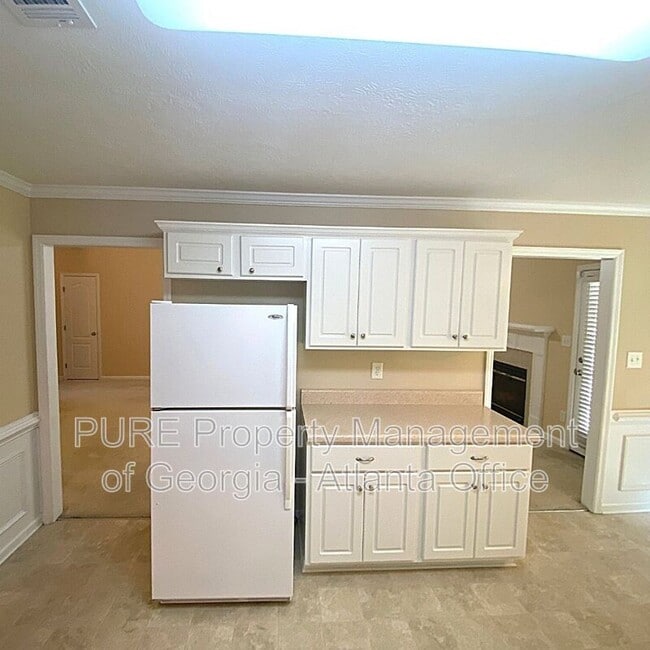 Building Photo - 2148 Sylvan Lake Dr