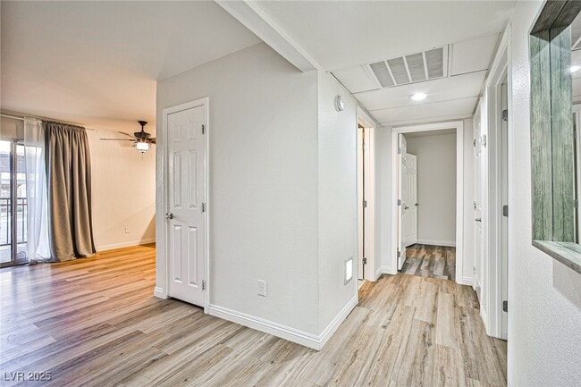 Building Photo - 5493 Indian River Dr