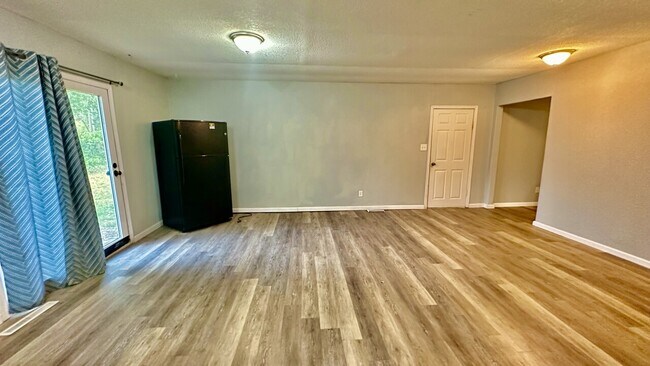 Building Photo - 11020 E Belaire