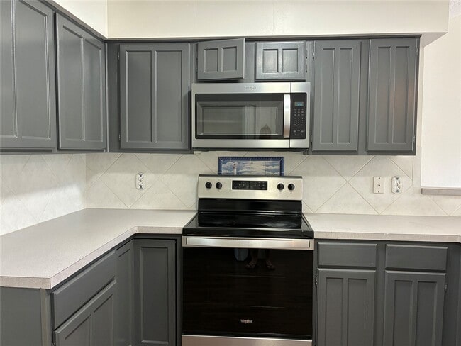 Building Photo - 17034 Coachmaker Dr