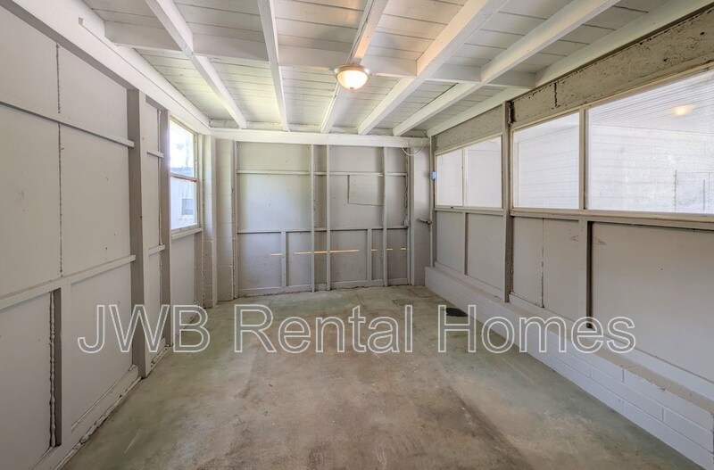 Building Photo - 3702 Colebrooke Dr