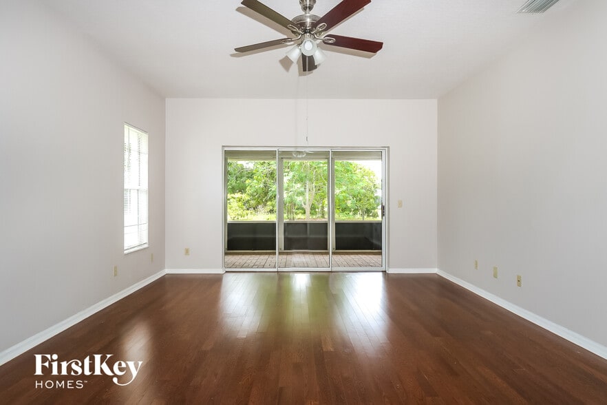 Building Photo - 2050 SE Elmhurst Rd