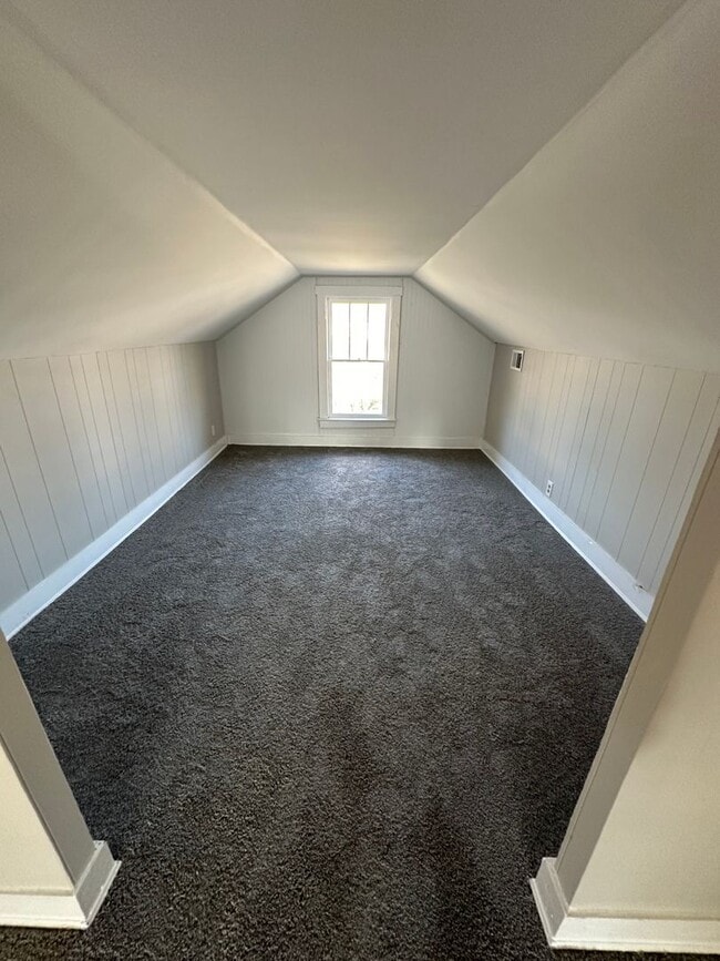 Building Photo - 1003 Clinton Ave