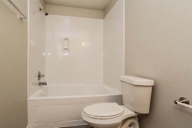 Building Photo - 430 Remington Creek Dr