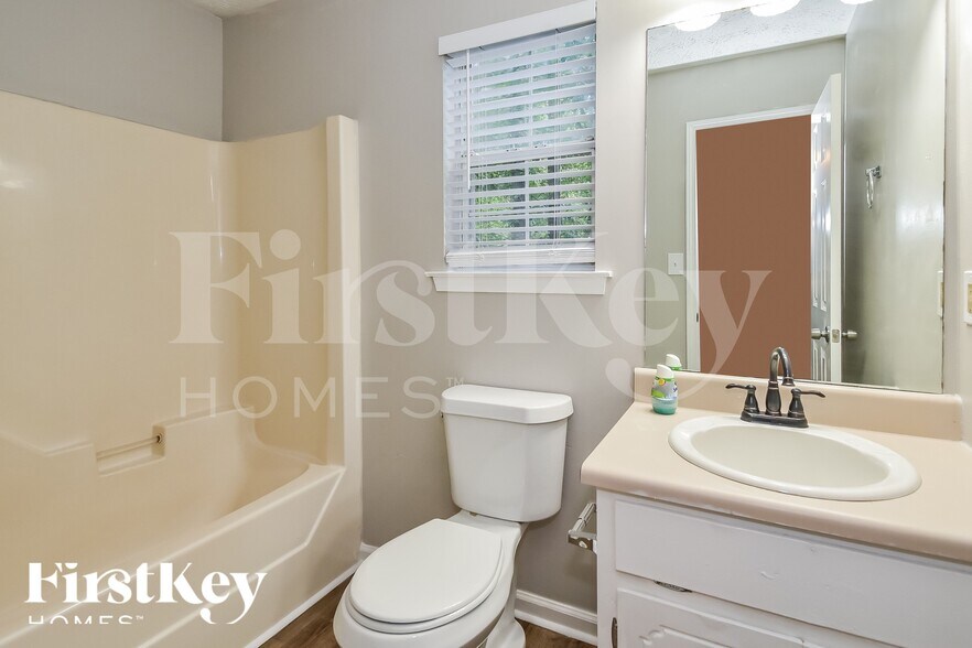 Building Photo - 176 Shadow Wood Dr