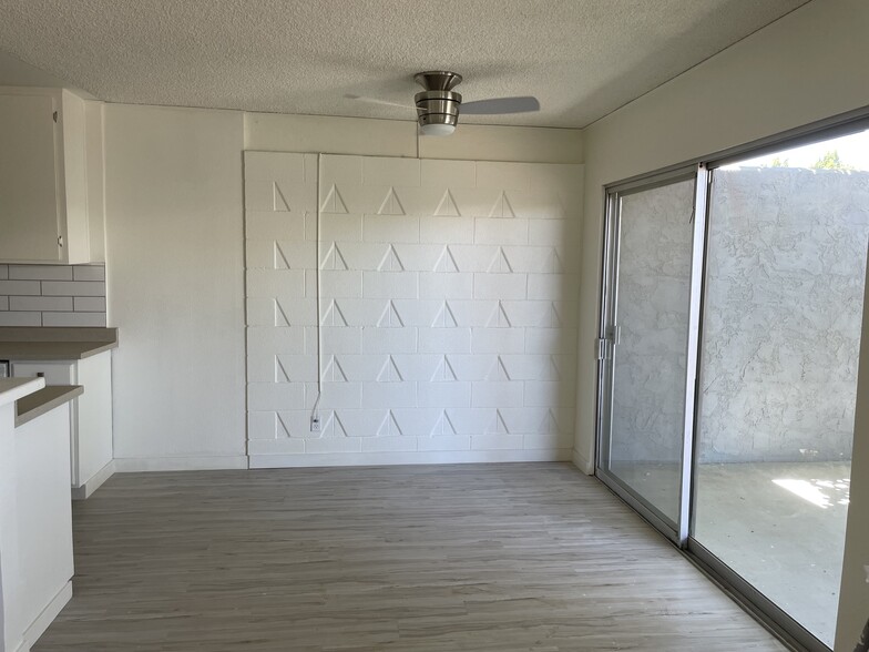 Dining - 68080 Durango Rd