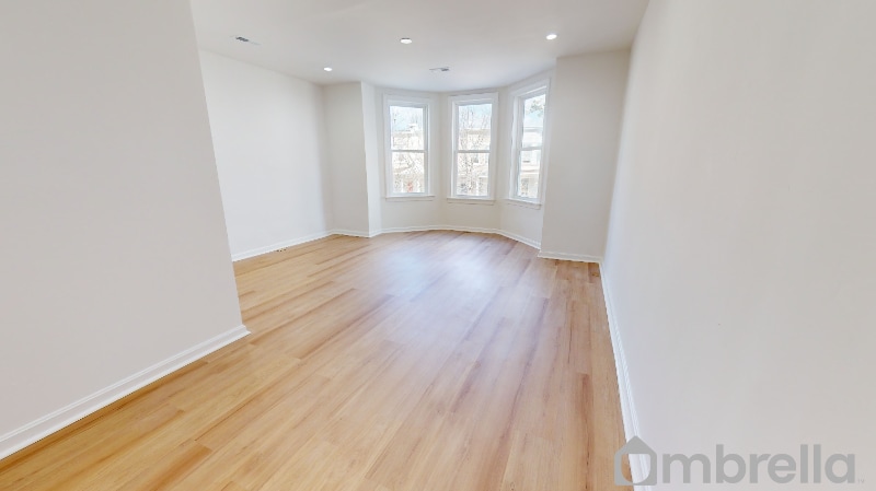 Building Photo - 343 E 28th St