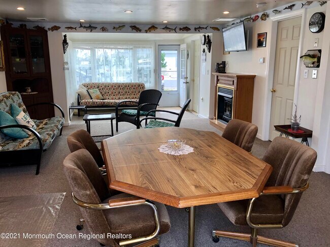 Building Photo - 3456 Jefferson Ave