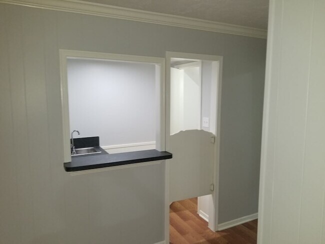 Building Photo - 3911 Brightwood Dr