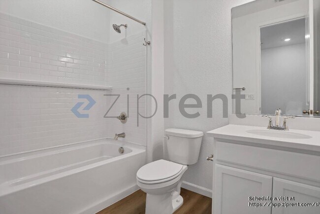 Building Photo - 15474 Hedges Dr