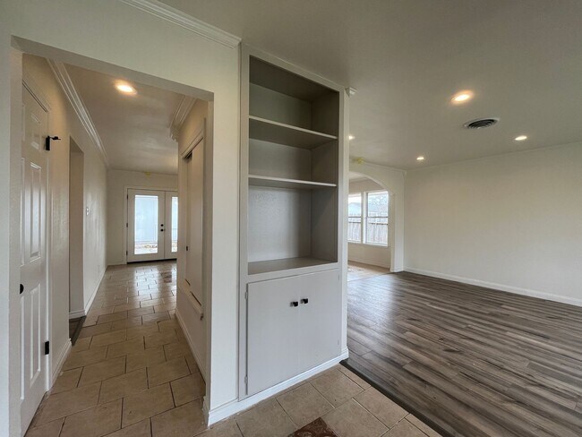 Building Photo - 3 Bedroom 2 Bath in Hopper Subdivision