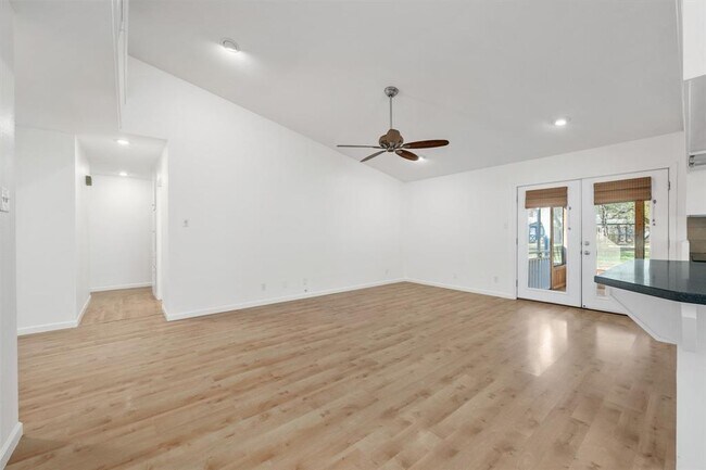 Building Photo - 11904 Highland Oaks Trail