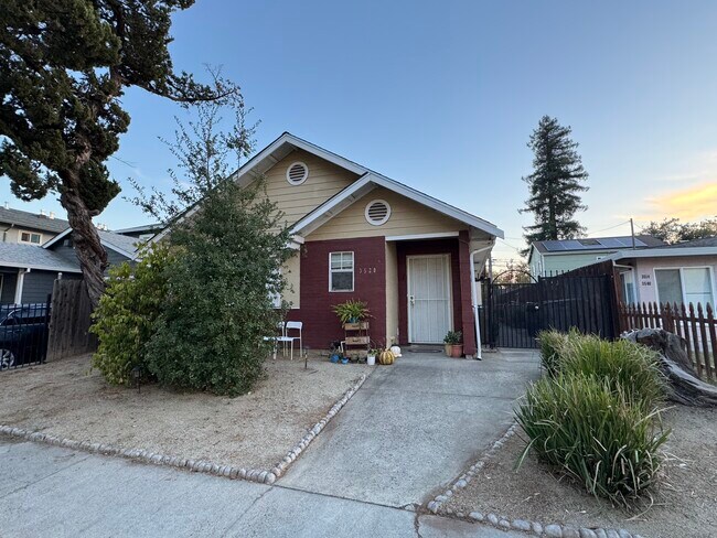 Primary Photo - 3520 Y St