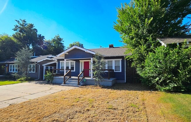 Building Photo - 3 Bed/2 Bath Paseo District Neighbor