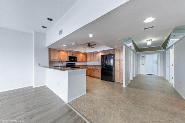 Building Photo - 1750 Jamaica Way