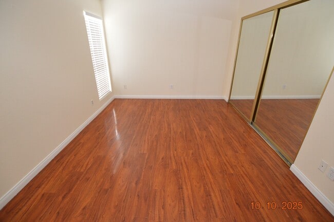 Building Photo - 90 Parrish Ln