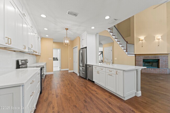 Building Photo - 500 Hidden Hollow Dr