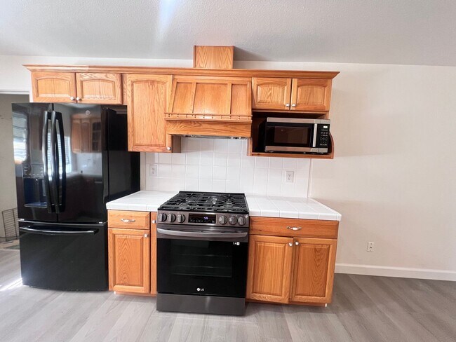 Building Photo - EBS T 37565