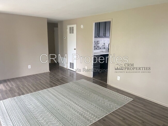 Building Photo - 1105 Wigwam Dr