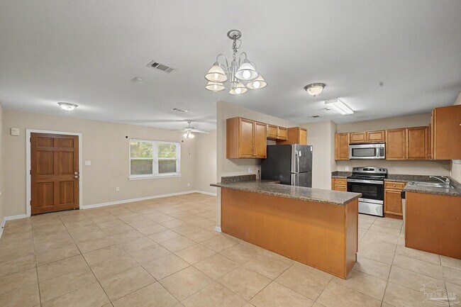 Building Photo - 560 N 72nd Ave