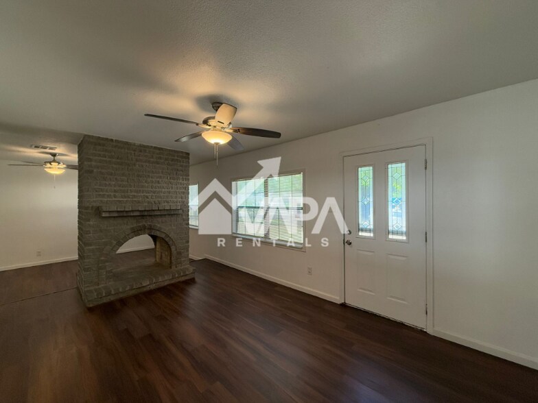 Building Photo - 5607 Summer Gold Dr