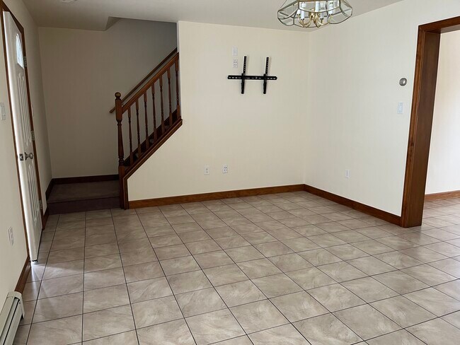 Building Photo - 24 Reboda Ct
