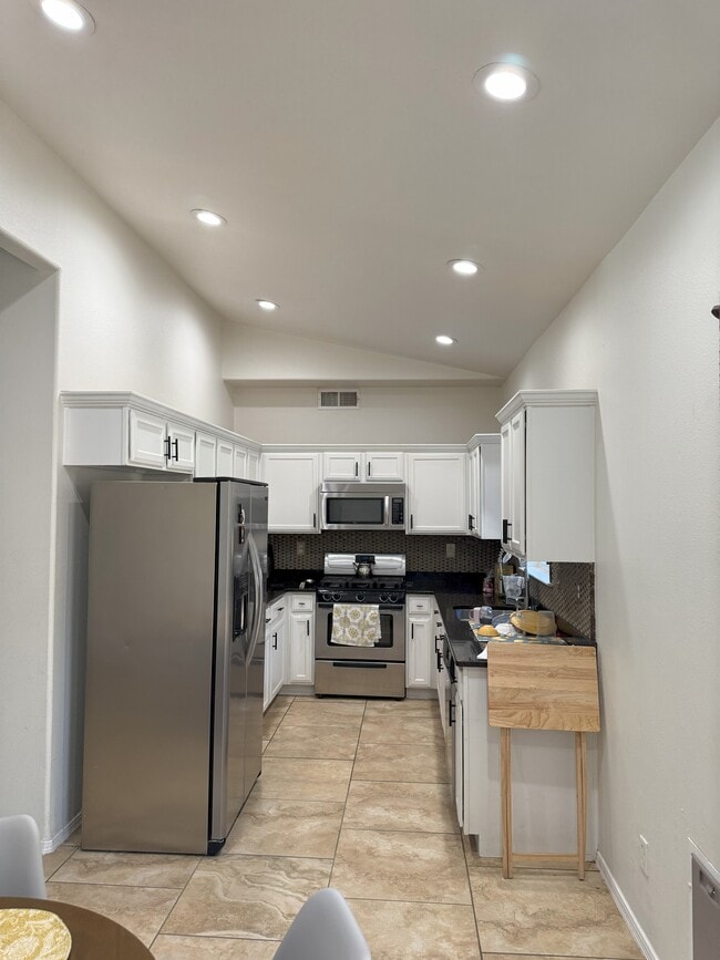 Building Photo - 7712 Bartlett Landing Court