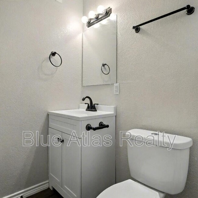 Building Photo - 225 Bryan St