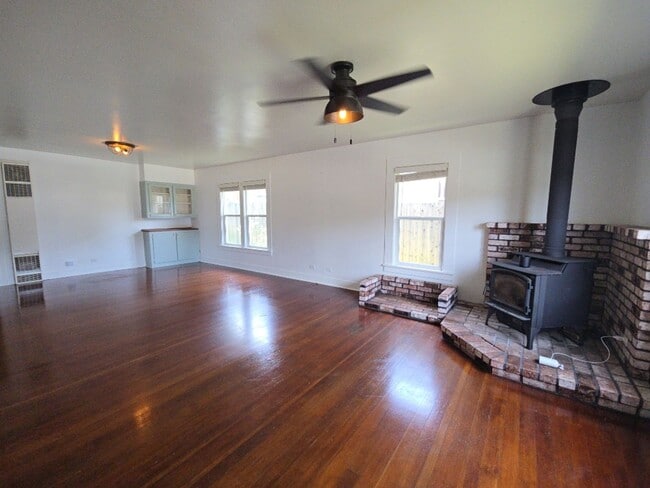 Building Photo - Beautifully remodeled 2BD/1BA Scotia home