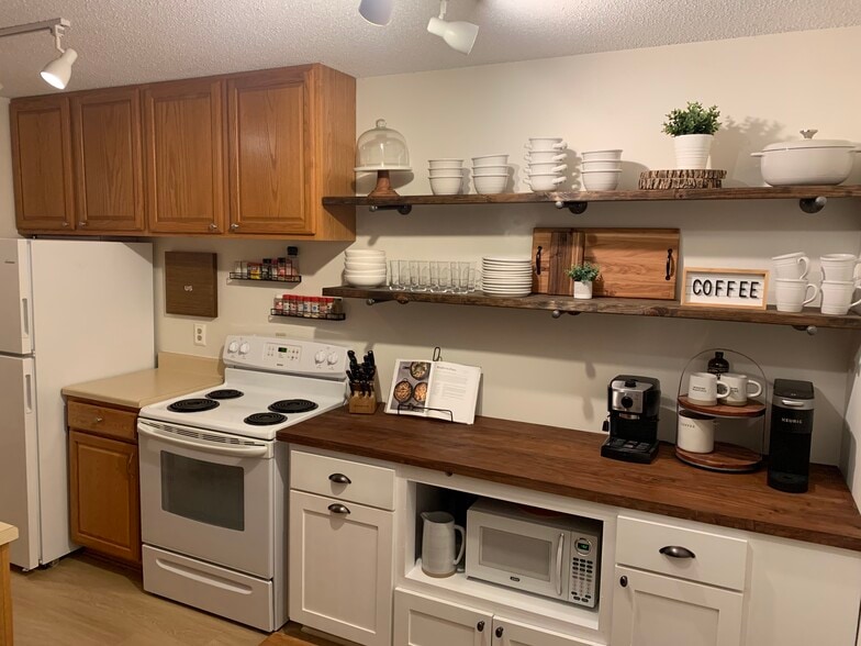 Lots of Storage & Counter Space - 2800 Hillsboro Ave N