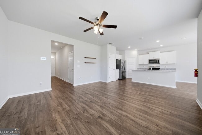 Building Photo - 59 Silver Birch Pass