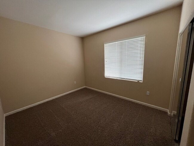 Building Photo - 3775 Millerton Pl