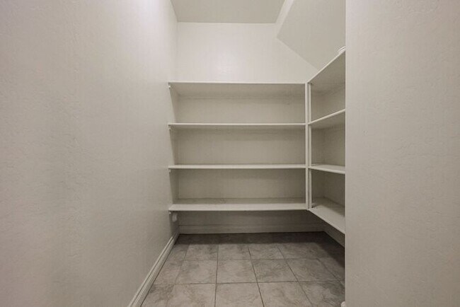 Building Photo - COMING SOON! Great Location!Stunning 6-bedroom Plus 7, 4.5-bathroom home located in Chandler