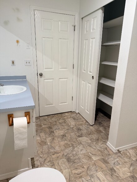 Building Photo - 9709 11th Ave Ct E