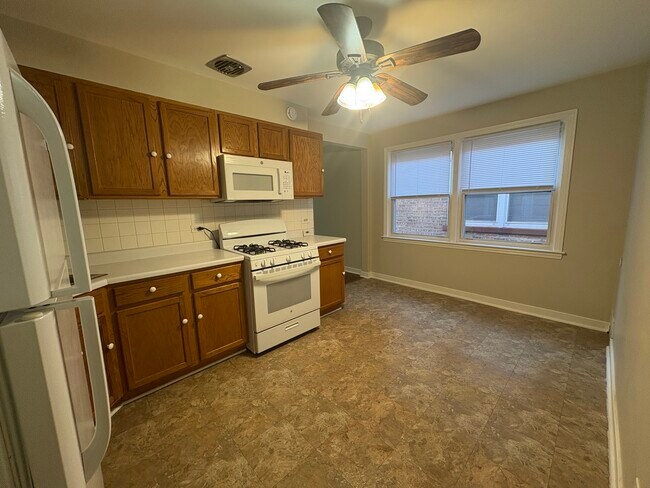 Building Photo - 4934 Mulford St