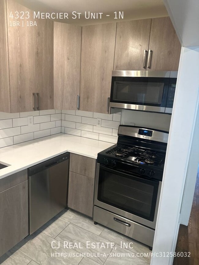 Building Photo - 4323 Mercier St