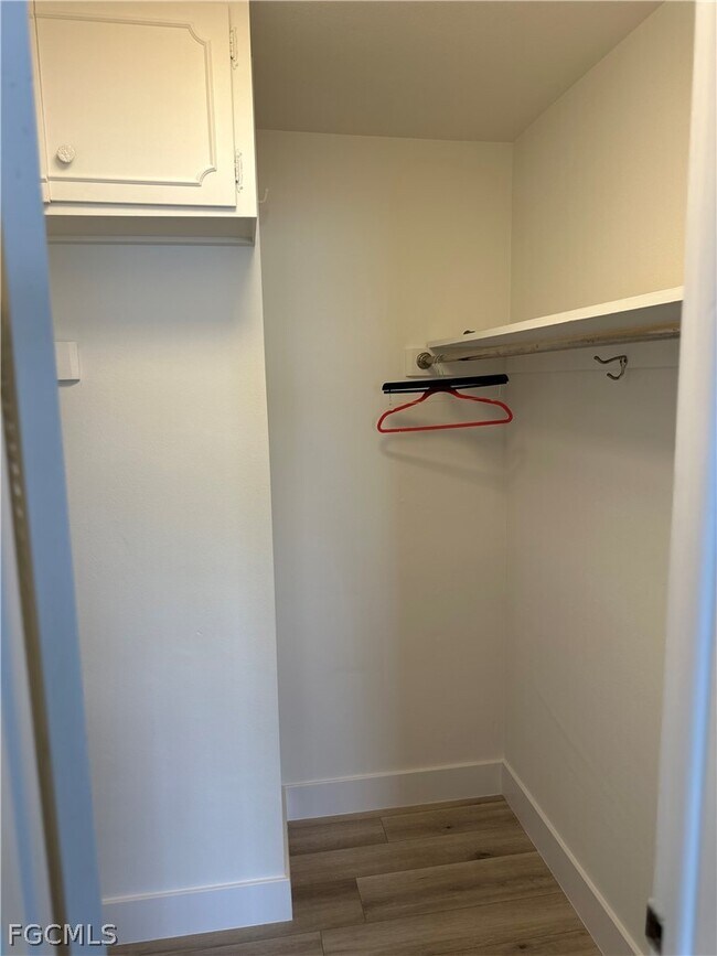 Building Photo - 1900 Clifford St