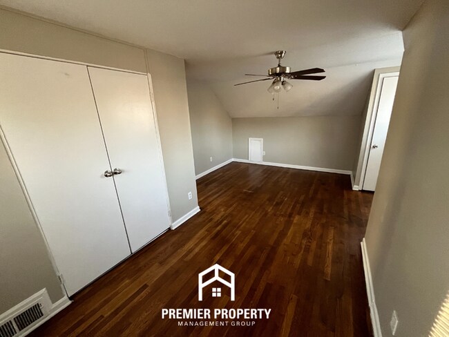 Building Photo - Spacious 4BR Memphis Home for Rent with Fenced Backyard