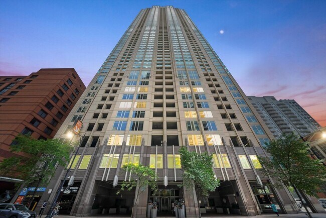 Primary Photo - 33 W Ontario St