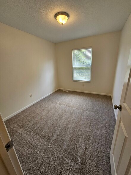Building Photo - 126 Wagnalls Ct
