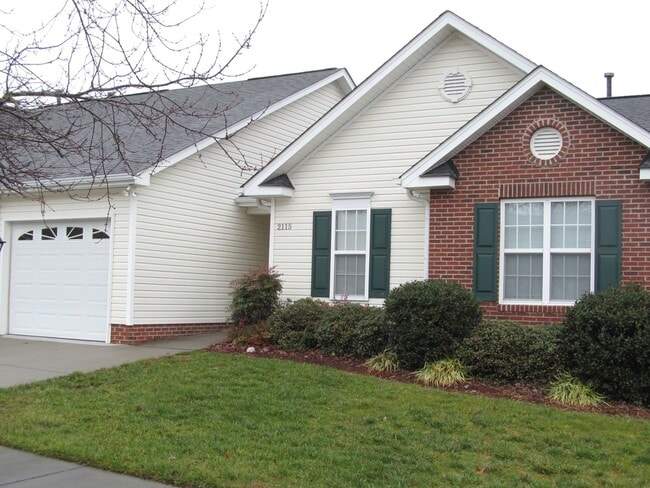 Building Photo - Clemmons Location