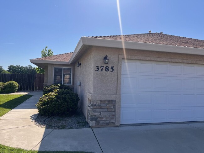 Building Photo - 3785-3785 Silvario Ct