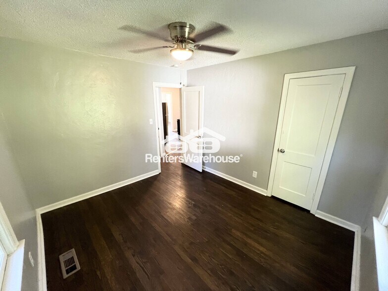 Building Photo - 8510 Woodland Ave