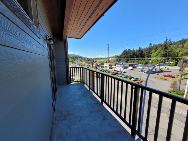 Building Photo - Charming Studio for Rent: Enjoy the Added Bonus of an Onsite Storage Closet!